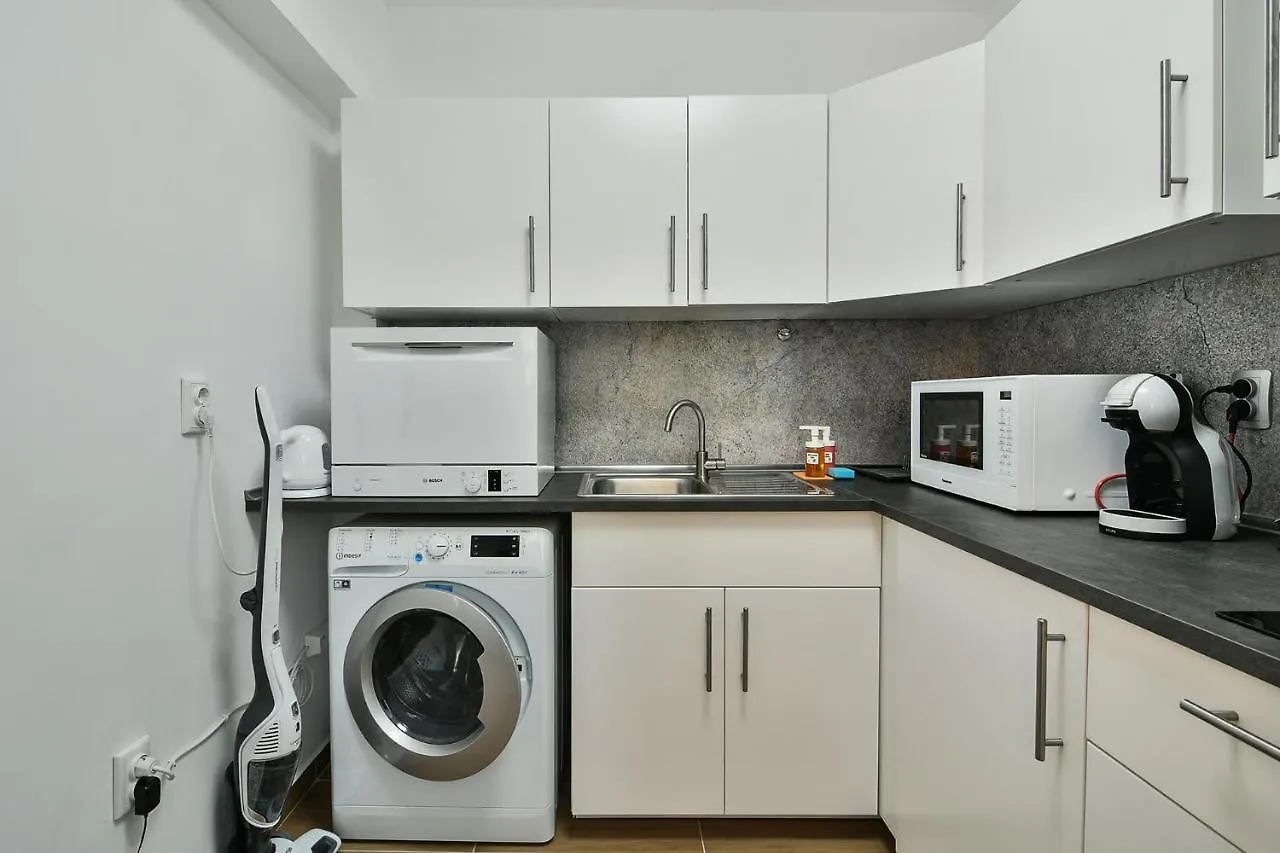 וארנה Central 3Br With Parking Nearby Opera
