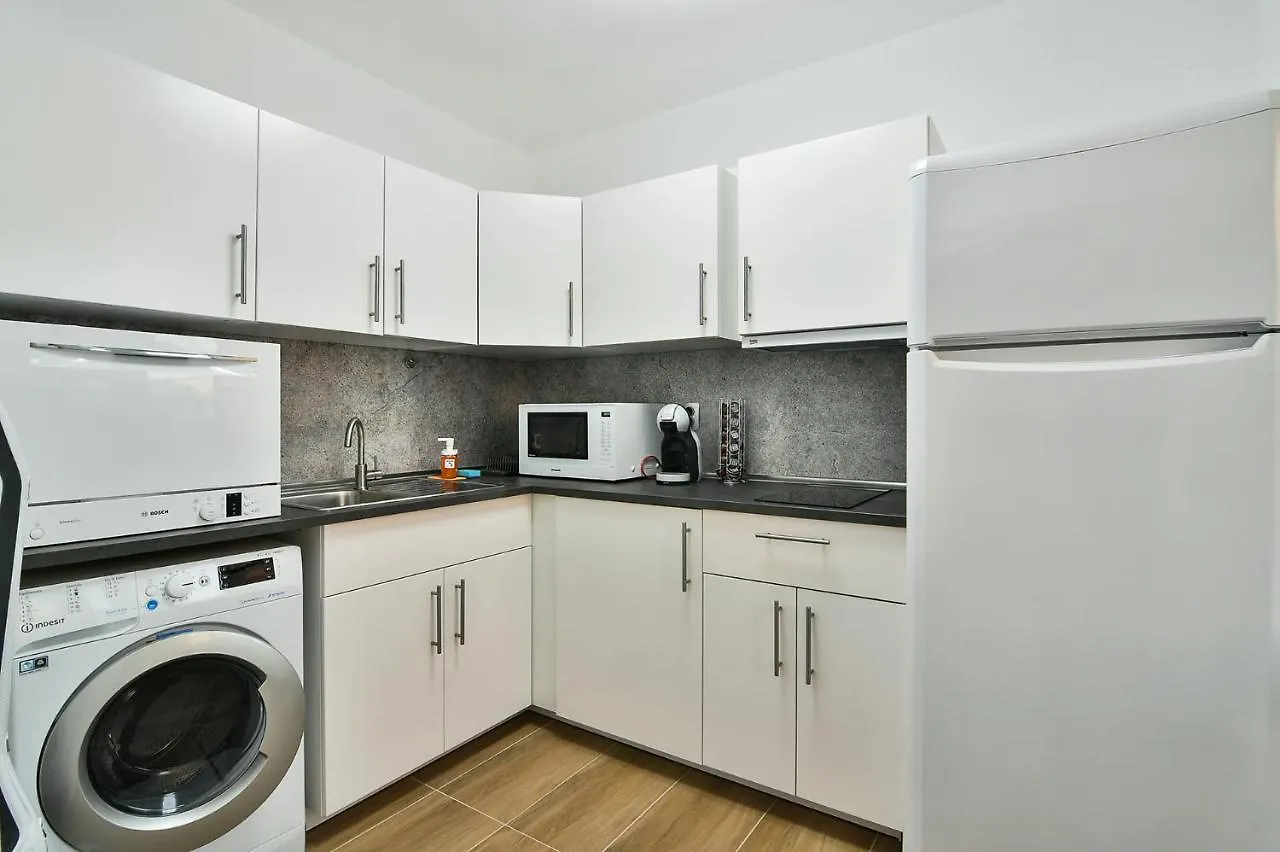 וארנה Central 3Br With Parking Nearby Opera 0*,